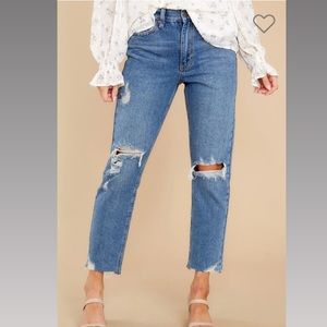 High rise jean mom distressed medium wash size 26